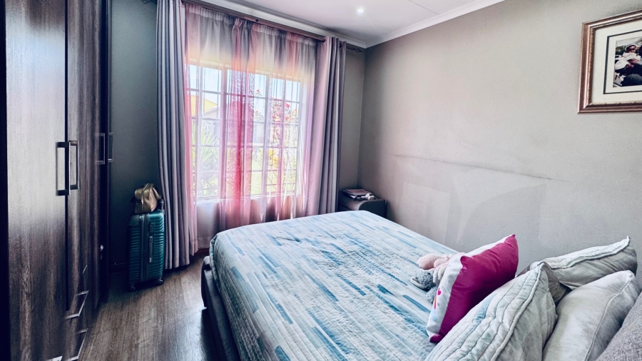 3 Bedroom Property for Sale in Waterkloof East North West